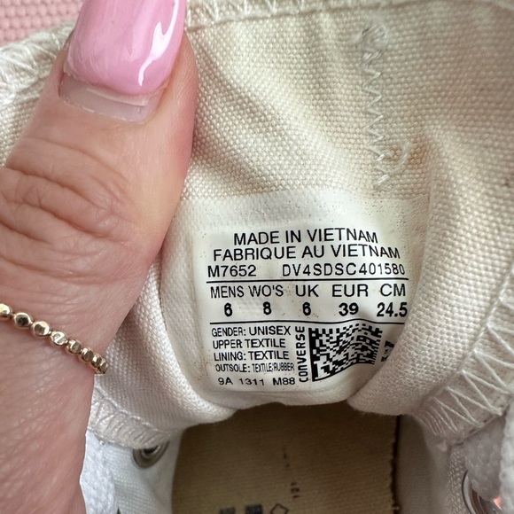 Converse Chuck Taylors - Picture 7 of 7